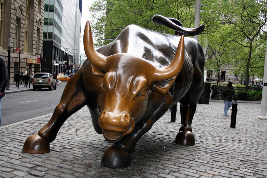 Wall-Street-Bulle als Sinnbild für das Marktregime dieses Systems